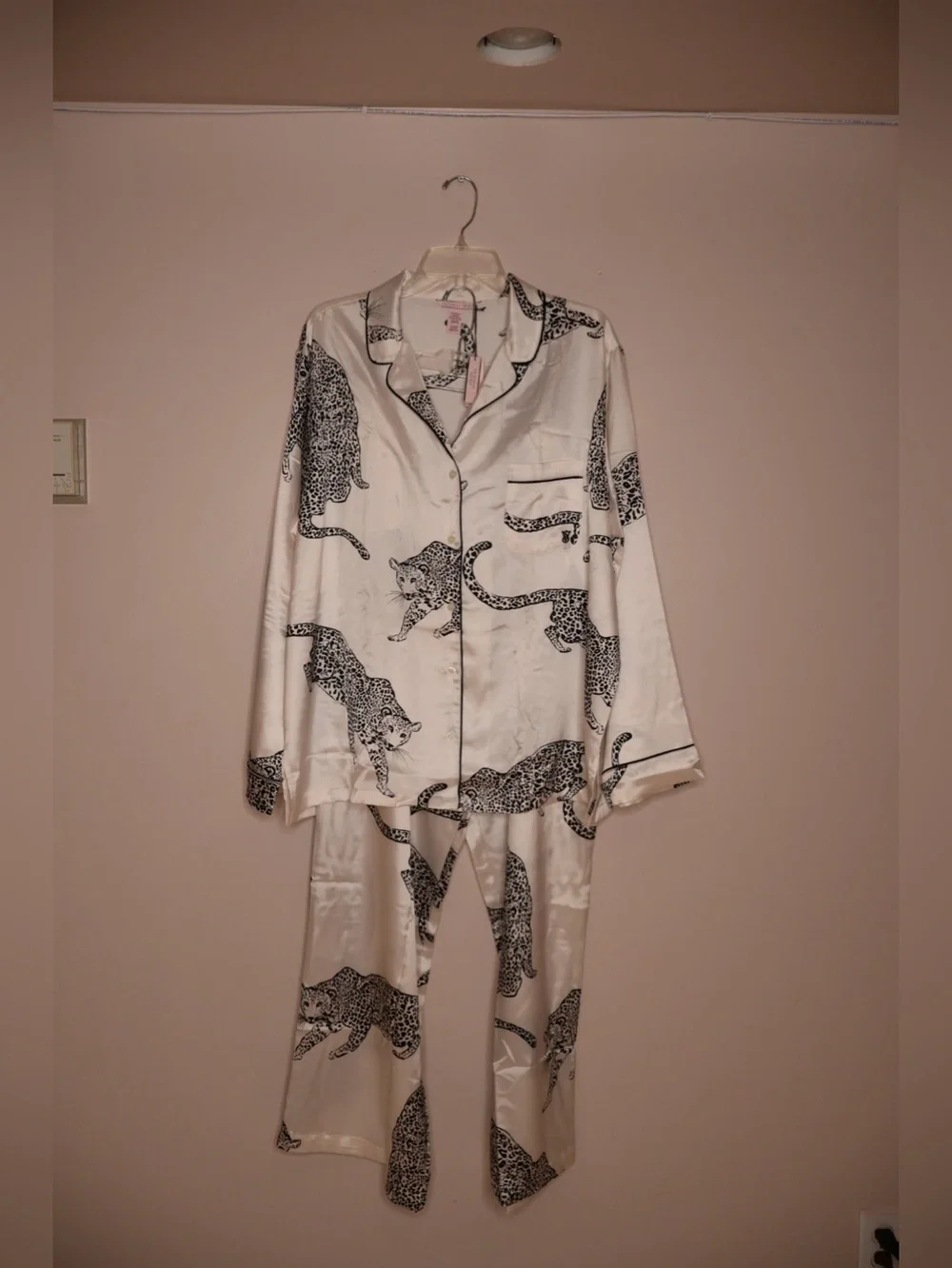 Victoria’s Secret Silky Ivory Leopard Print Pajama Set XL - Picture 2 of 8